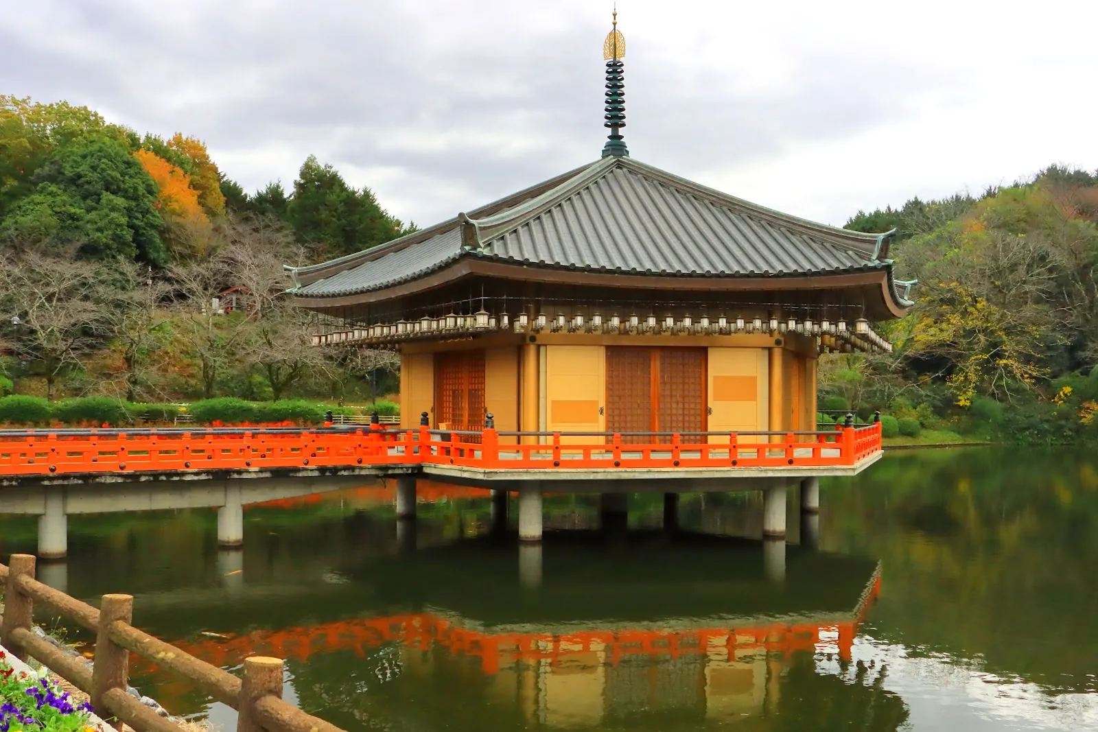 安倍文殊院　金閣浮御堂