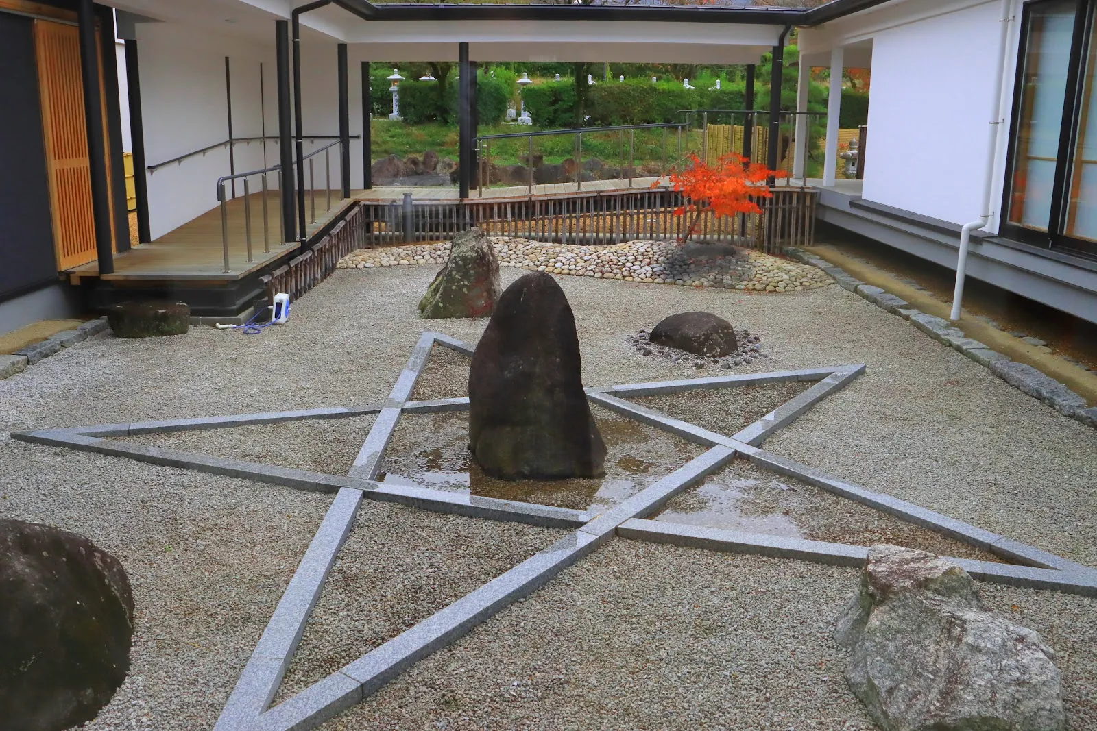 安倍文殊院　陰陽石庭